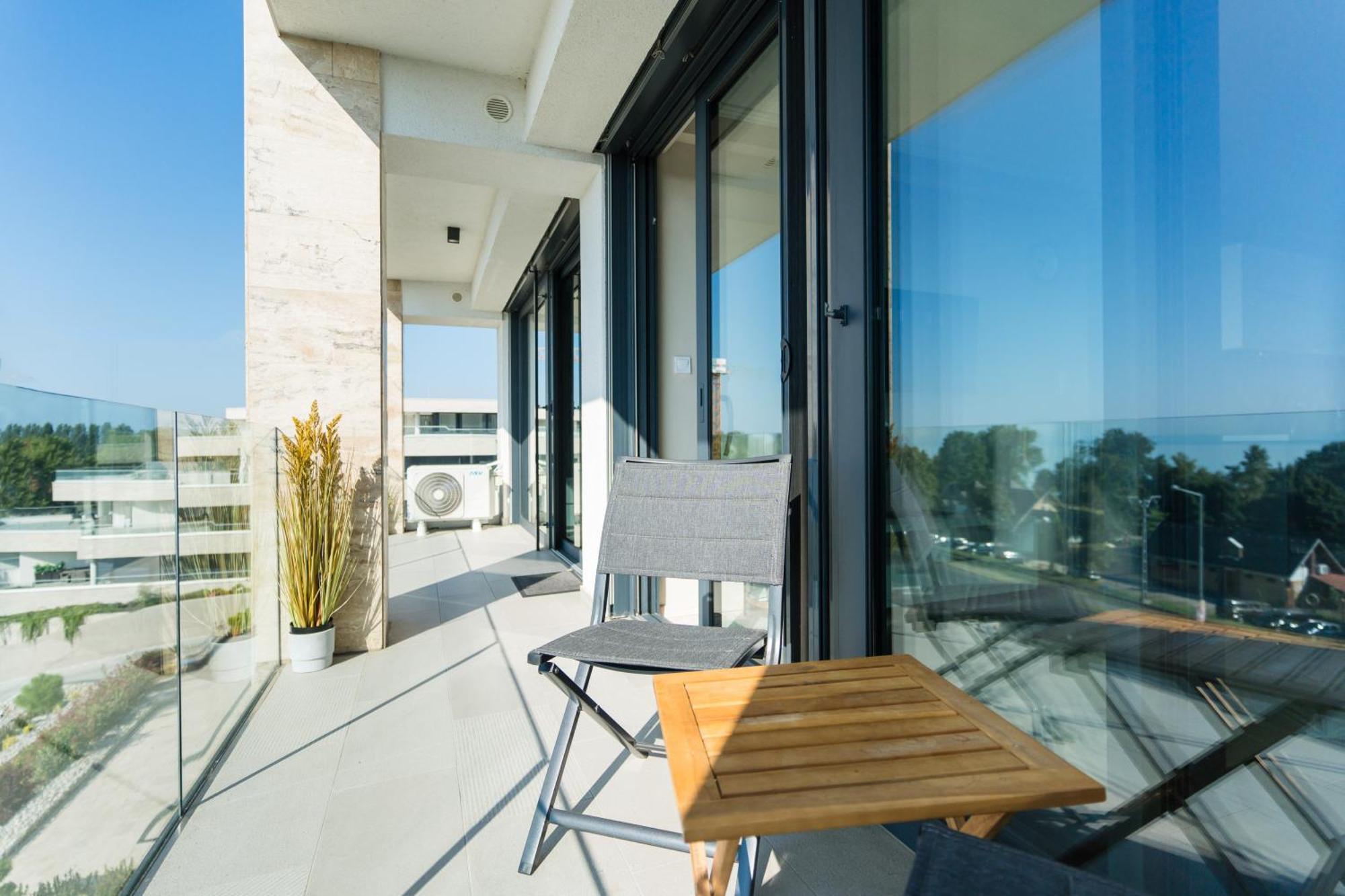 Club Panorama Lake View Apartment Alsóörs Zewnętrze zdjęcie
