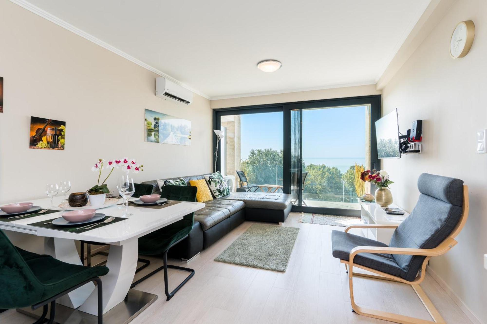 Club Panorama Lake View Apartment Alsóörs Zewnętrze zdjęcie